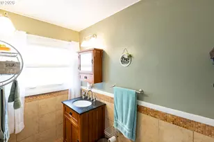 724 E 14th St, The Dalles, OR 97058 - Photo 15