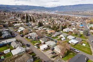 724 E 14th St, The Dalles, OR 97058 - Photo 35