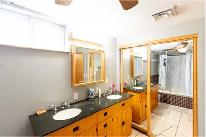 724 E 14th St, The Dalles, OR 97058 - Photo 25