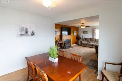 724 E 14th St, The Dalles, OR 97058 - Photo 7