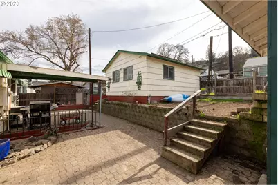 724 E 14th St, The Dalles, OR 97058 - Photo 43