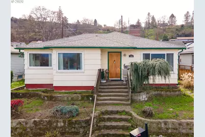 724 E 14th St, The Dalles, OR 97058 - Photo 1