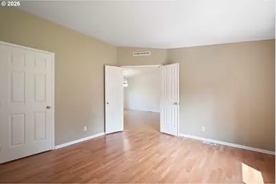 827 NE Woodard Ave, Castle Rock, WA 98611 - Photo 13