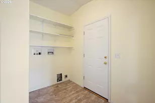 827 NE Woodard Ave, Castle Rock, WA 98611 - Photo 25