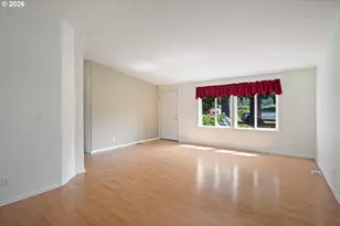 827 NE Woodard Ave, Castle Rock, WA 98611 - Photo 11