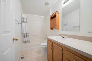 827 NE Woodard Ave, Castle Rock, WA 98611 - Photo 19