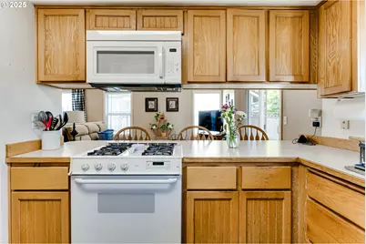 1278 Winery Ln, Eugene, OR 97404 - Photo 7