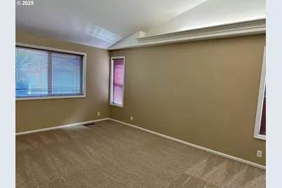 1278 Winery Ln, Eugene, OR 97404 - Photo 9