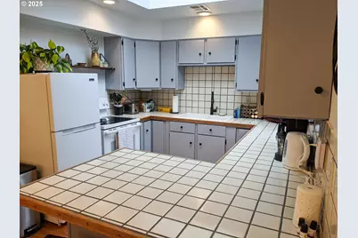 430 Pine St, Brookings, OR 97415 - Photo 17