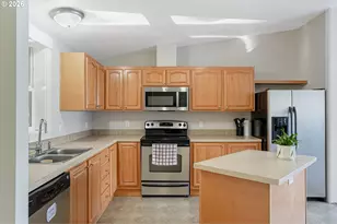 1015 Oak St, Silverton, OR 97381 - Photo 13