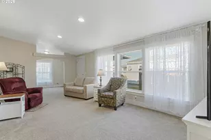 1015 Oak St, Silverton, OR 97381 - Photo 9