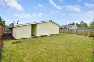 1015 Oak St, Silverton, OR 97381 - Photo 29