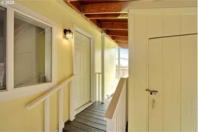 1015 Oak St #74, Silverton, OR 97381 - Photo 5