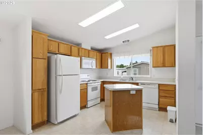 2150 Laura St #113, Springfield, OR 97477 - Photo 9
