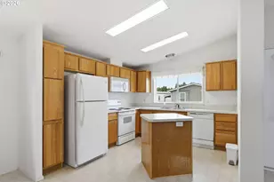 2150 Laura St, Springfield, OR 97477 - Photo 9