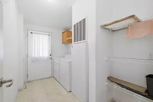 2150 Laura St, Springfield, OR 97477 - Photo 13
