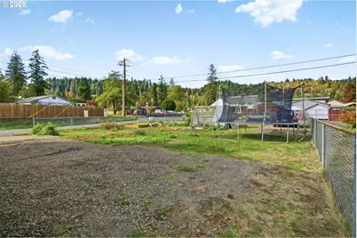 76395 River Rd, Oakridge, OR 97463 - Photo 33