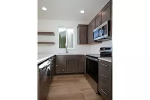 1676 Tucker Rd, Hood River, OR 97031 - Photo 5