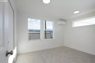 1676 Tucker Rd, Hood River, OR 97031 - Photo 9