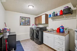 3454 NE 5th Ct, Gresham, OR 97030 - Photo 25