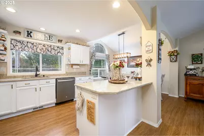 2753 NW Pinot Noir Dr, McMinnville, OR 97128 - Photo 7