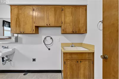 3624 Hermosa Ct NE, Salem, OR 97305 - Photo 15