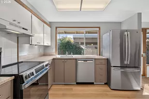 14190 SW 6th St, Beaverton, OR 97005 - Photo 17