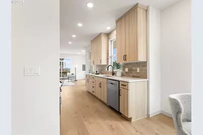 305 SE Jetty Ave, Lincoln City, OR 97367 - Photo 11