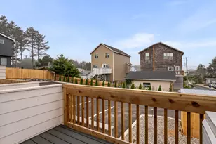 305 SE Jetty Ave, Lincoln City, OR 97367 - Photo 13