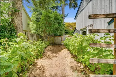 19500 SW Alderwood Ct, Beaverton, OR 97003 - Photo 43