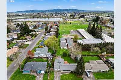 555 Sacre Ln, Monmouth, OR 97361 - Photo 3