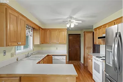555 Sacre Ln, Monmouth, OR 97361 - Photo 19