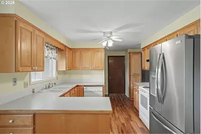 555 Sacre Ln, Monmouth, OR 97361 - Photo 11