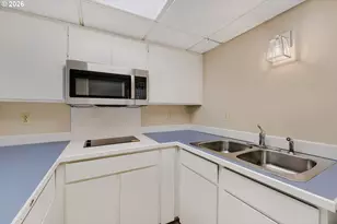 10244 SW 40th Ave, Portland, OR 97219 - Photo 19