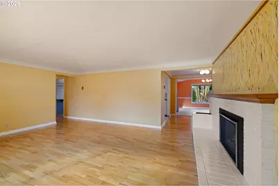 1666 Evergreen Dr, Eugene, OR 97404 - Photo 7