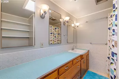 1666 Evergreen Dr, Eugene, OR 97404 - Photo 23