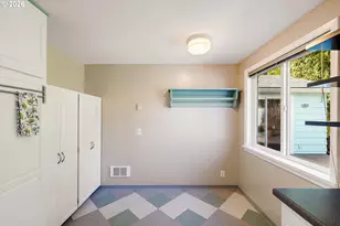 1666 Evergreen Dr, Eugene, OR 97404 - Photo 13