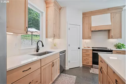 1013 N Bodine Rd, Kelso, WA 98626 - Photo 11