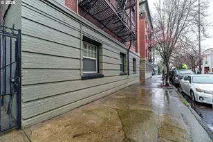 2109 NW Irving St, Portland, OR 97210 - Photo 15