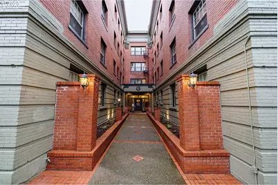 2109 NW Irving St #114, Portland, OR 97210 - Photo 1