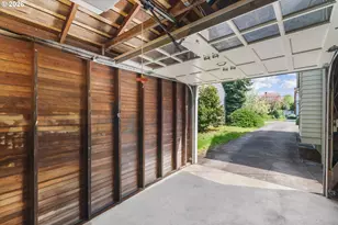 2621 SE 81st Ave, Portland, OR 97206 - Photo 35