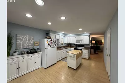 6715 SW Inlet Ave, Lincoln City, OR 97367 - Photo 5