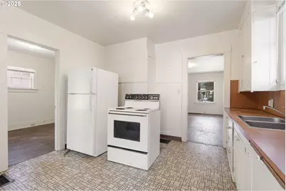 823 SE 45th Ave, Portland, OR 97215 - Photo 11