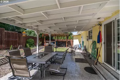 956 W Pilger St, Roseburg, OR 97471 - Photo 25