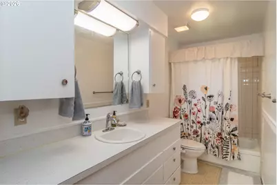 956 W Pilger St, Roseburg, OR 97471 - Photo 19