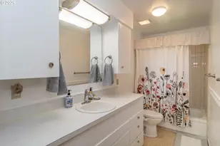 956 W Pilger St, Roseburg, OR 97471 - Photo 19