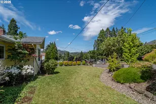 956 W Pilger St, Roseburg, OR 97471 - Photo 3