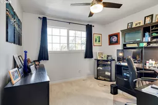 2074 SE Linden Pl, Gresham, OR 97080 - Photo 19