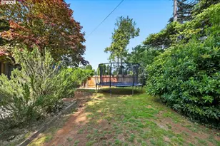 900 Oakway Dr, Coos Bay, OR 97420 - Photo 37