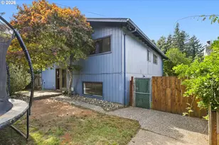 900 Oakway Dr, Coos Bay, OR 97420 - Photo 35